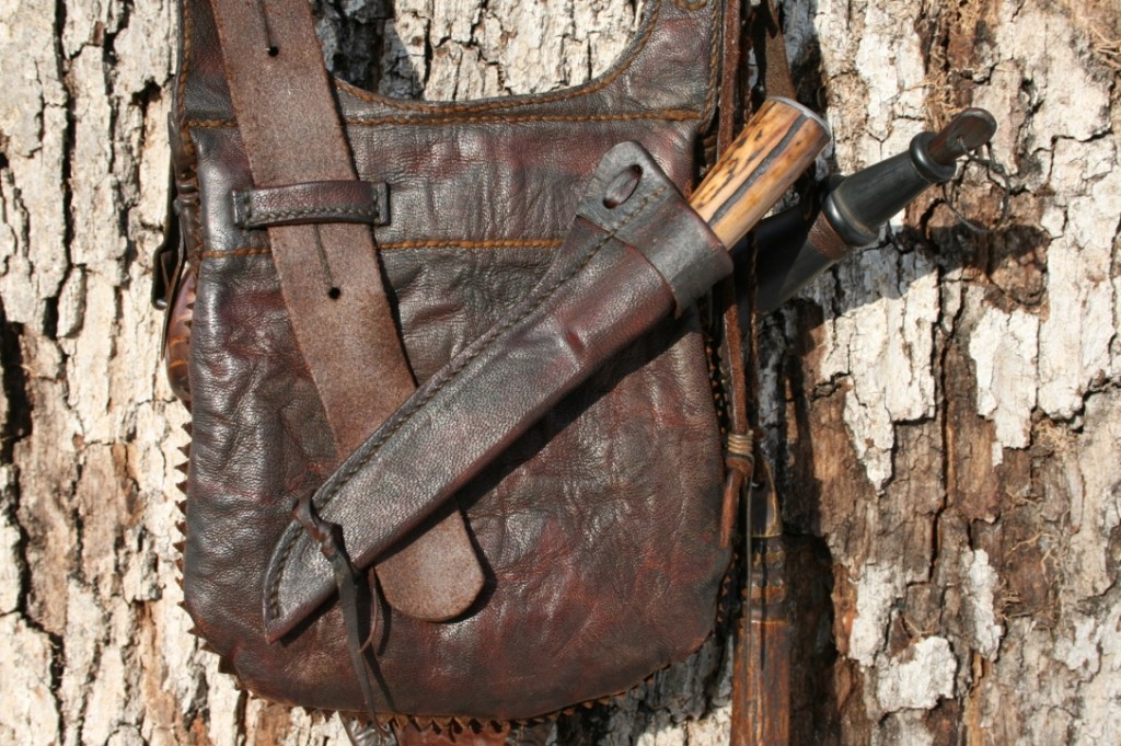 Jeff Bibb Southwest Virginia Pouch (Reverse)Back side view detailing 100 grain antler tip measure by Jeff Bibb and a forged knife by Charlie Wallingford.